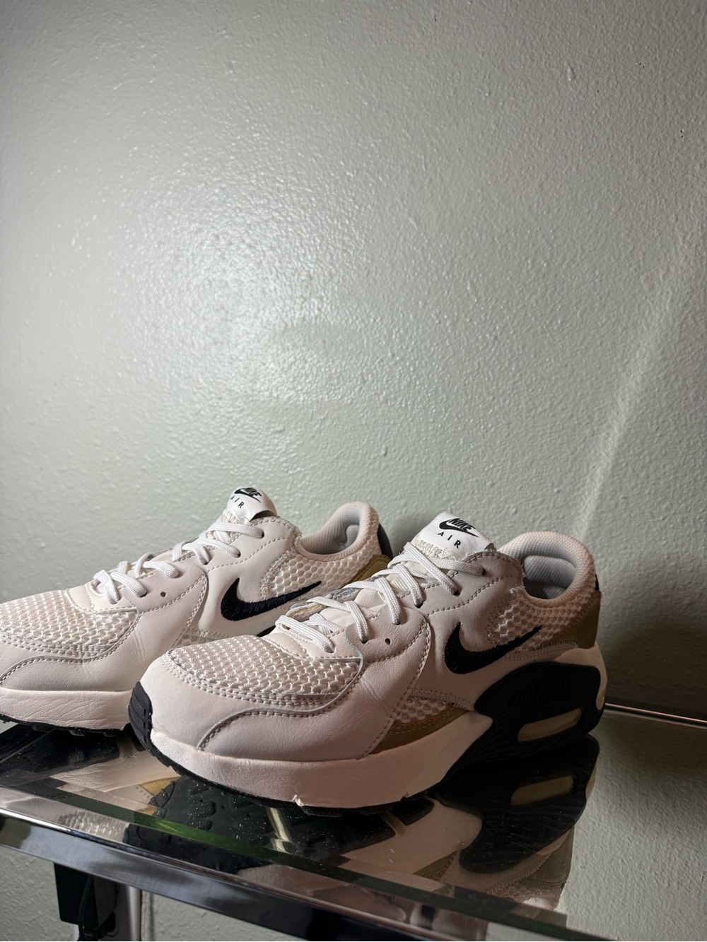 Nike Air Max Excee Women’s Size 8 White Black Metallic Gold Sneakers - Picture 5 of 10